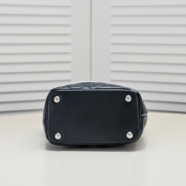 シャネルバッグ内部構造